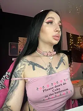 Snapshot of Molly__Moon chatting on 11, 12, 2024 Molly  Moon online show from 11, 12, 2024