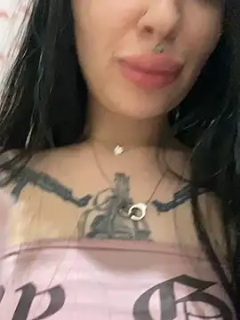 Snapshot of Molly__Moon chatting on 20, 2, 2025 Molly  Moon online show from 20, 2, 2025