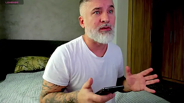 Snapshot of BlowMyXXL chatting on 2, 2, 2025 BlowMyXXL online show from 2, 2, 2025