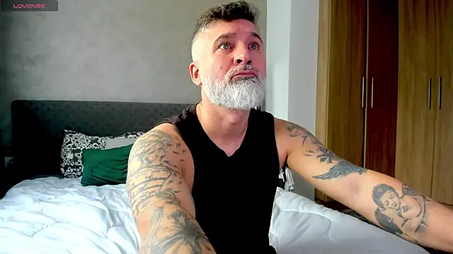 Snapshot of BlowMyXXL chatting on 2, 3, 2025 BlowMyXXL online show from 2, 3, 2025