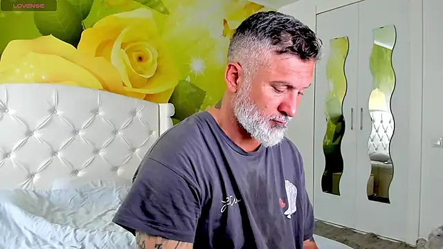 Snapshot of BlowMyXXL chatting on 6, 11, 2025 BlowMyXXL online show from 6, 11, 2025