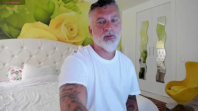 BlowMyXXL online show from 17, 5, 2026