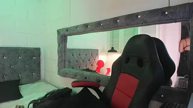 sarajhonson dl online show from 27, 2, 2025