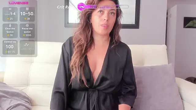lauramcdowell1 online show from 7, 7, 2026