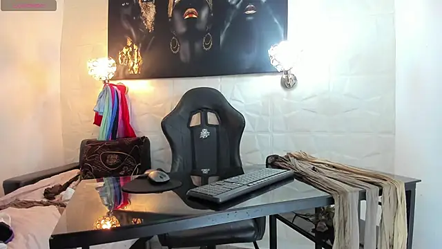 miss lucero1 online show from 5, 11, 2025