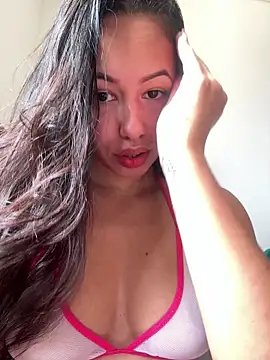 Snapshot of Monica_Pimentinha_ chatting on 11, 3, 2025 Monica Pimentinha  online show from 11, 3, 2025