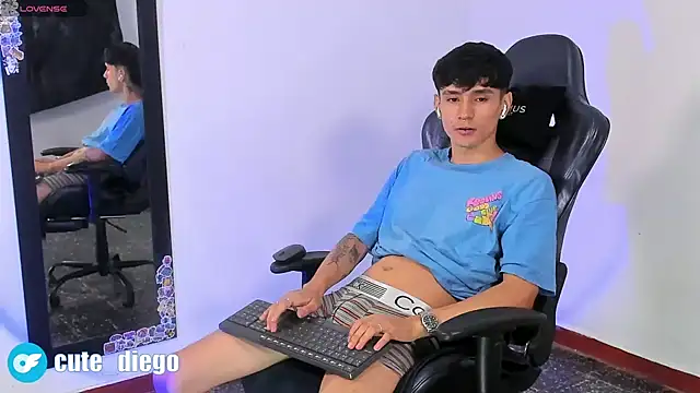 Snapshot of cute_diego_ chatting on 10, 12, 2024 cute diego online show from 10, 12, 2024