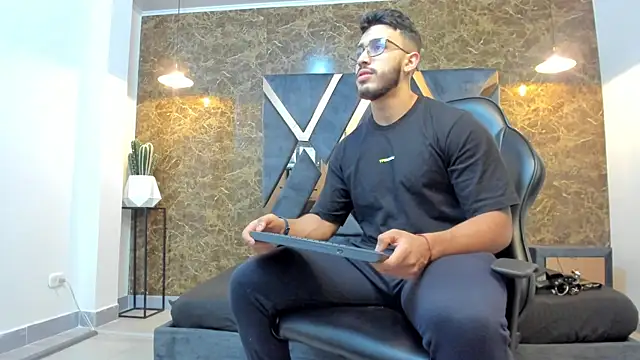 Liam Kleiin online show from 15, 9, 2025