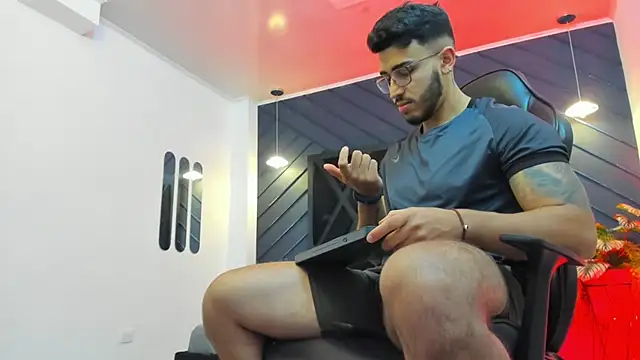 Liam Kleiin online show from 7, 10, 2025