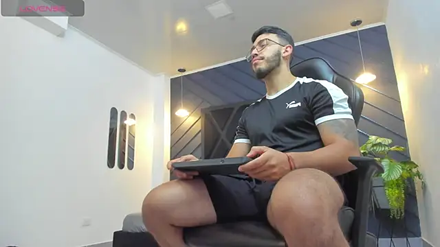 Liam Kleiin online show from 14, 10, 2025