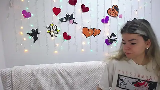 TinaRedly online show from 31, 1, 2025