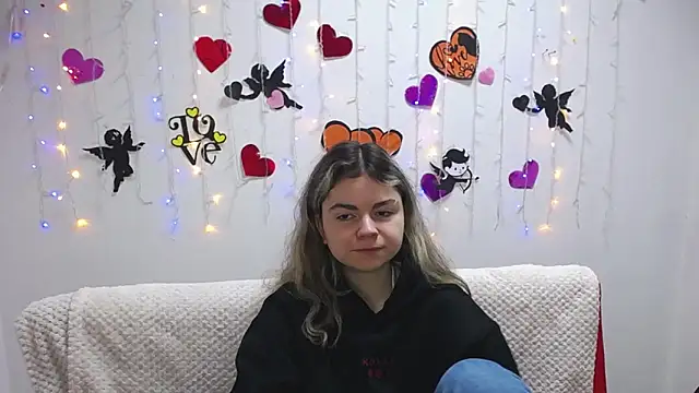 TinaRedly online show from 3, 2, 2025