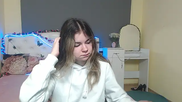 TinaRedly online show from 3, 5, 2026