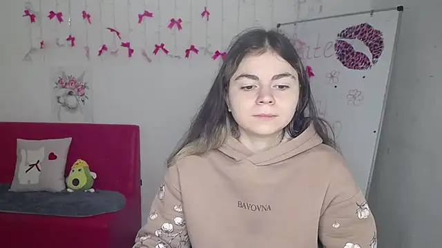 TinaRedly online show from 4, 5, 2026