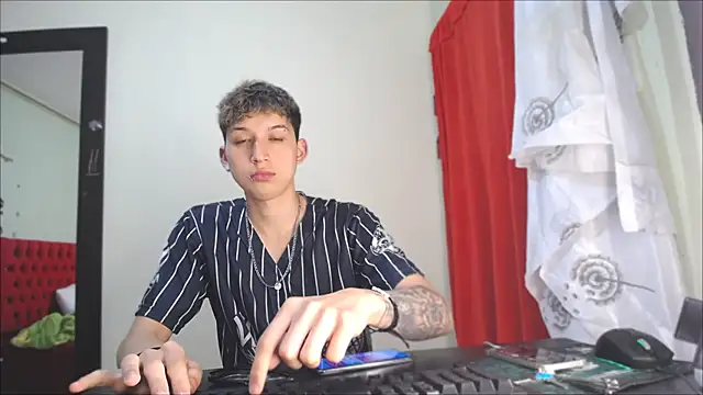 Snapshot of _Thomas_hot_ chatting on 19, 12, 2024  Thomas hot  online show from 19, 12, 2024