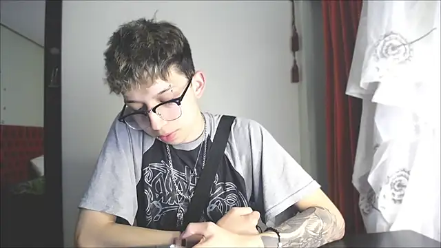 Snapshot of _Thomas_hot_ chatting on 20, 12, 2024  Thomas hot  online show from 20, 12, 2024