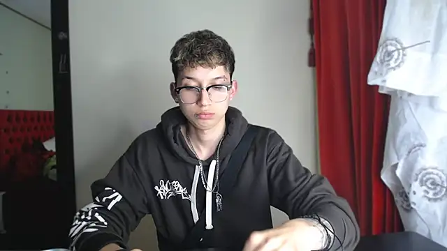 Snapshot of _Thomas_hot_ chatting on 24, 12, 2024  Thomas hot  online show from 24, 12, 2024