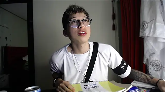 Snapshot of _Thomas_hot_ chatting on 25, 12, 2024  Thomas hot  online show from 25, 12, 2024