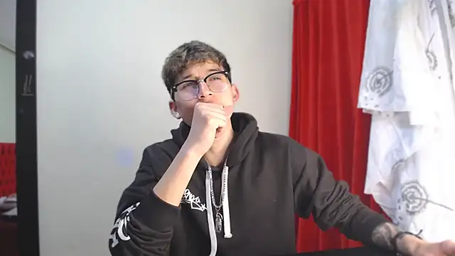 Snapshot of _Thomas_hot_ chatting on 29, 12, 2024  Thomas hot  online show from 29, 12, 2024