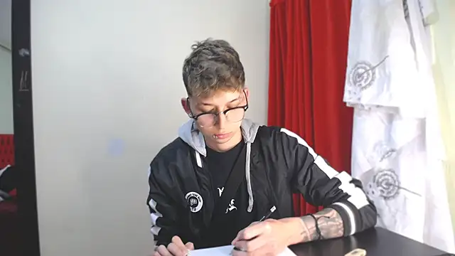 Snapshot of _Thomas_hot_ chatting on 3, 1, 2025  Thomas hot  online show from 3, 1, 2025