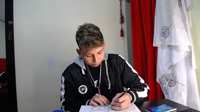 Snapshot of _Thomas_hot_ chatting on 3, 1, 2025  Thomas hot  online show from 3, 1, 2025