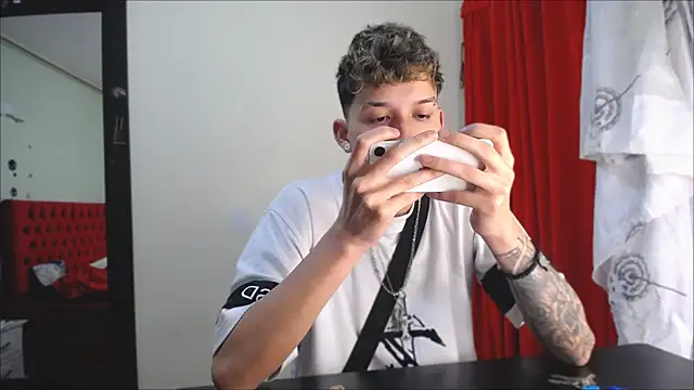 Snapshot of _Thomas_hot_ chatting on 7, 1, 2025  Thomas hot  online show from 7, 1, 2025