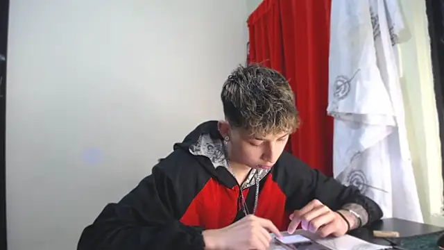 Snapshot of _Thomas_hot_ chatting on 9, 1, 2025  Thomas hot  online show from 9, 1, 2025