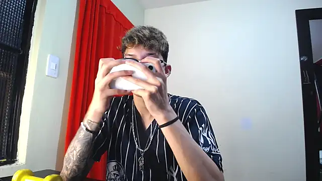 Snapshot of _Thomas_hot_ chatting on 31, 1, 2025  Thomas hot  online show from 31, 1, 2025