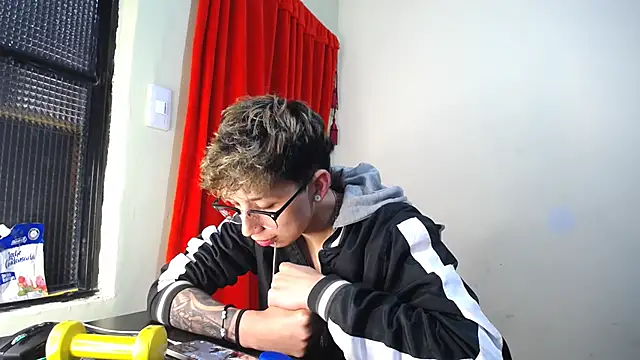 Snapshot of _Thomas_hot_ chatting on 1, 2, 2025  Thomas hot  online show from 1, 2, 2025