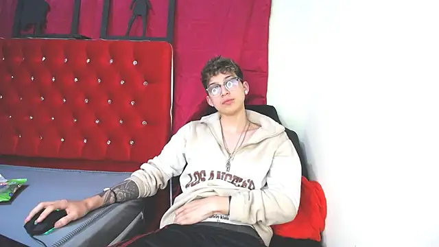 Snapshot of _Thomas_hot_ chatting on 11, 2, 2025  Thomas hot  online show from 11, 2, 2025