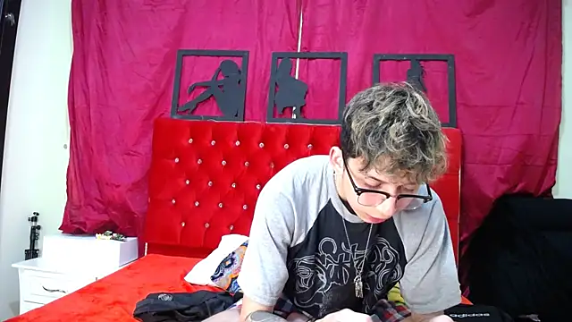 Snapshot of _Thomas_hot_ chatting on 15, 2, 2025  Thomas hot  online show from 15, 2, 2025