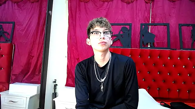 Snapshot of _Thomas_hot_ chatting on 16, 2, 2025  Thomas hot  online show from 16, 2, 2025