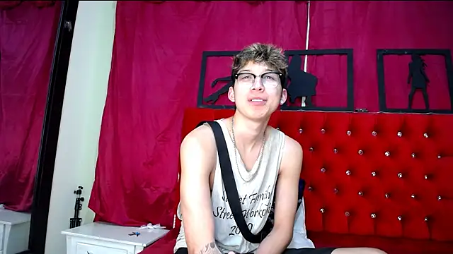 Snapshot of _Thomas_hot_ chatting on 22, 2, 2025  Thomas hot  online show from 22, 2, 2025