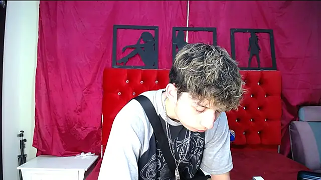 Snapshot of _Thomas_hot_ chatting on 23, 2, 2025  Thomas hot  online show from 23, 2, 2025