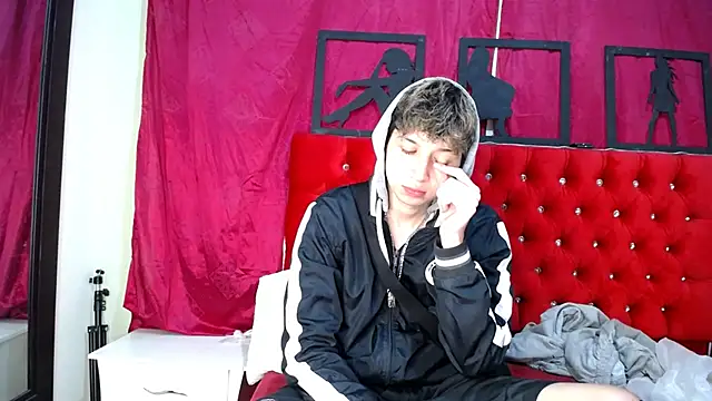 Snapshot of _Thomas_hot_ chatting on 27, 2, 2025  Thomas hot  online show from 27, 2, 2025