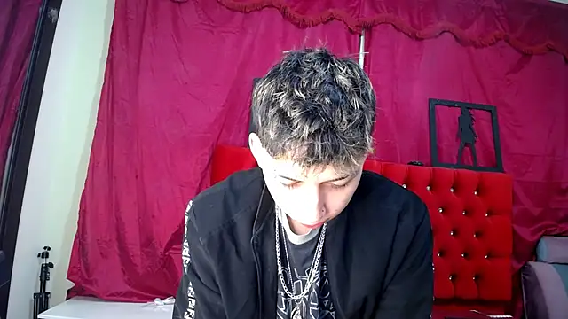 Snapshot of _Thomas_hot_ chatting on 8, 3, 2025  Thomas hot  online show from 8, 3, 2025