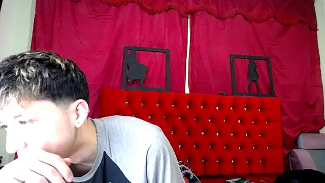 Snapshot of _Thomas_hot_ chatting on 16, 3, 2025  Thomas hot  online show from 16, 3, 2025