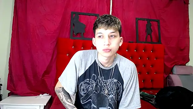 Snapshot of _Thomas_hot_ chatting on 16, 3, 2025  Thomas hot  online show from 16, 3, 2025