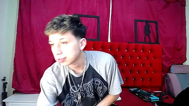 Snapshot of _Thomas_hot_ chatting on 17, 3, 2025  Thomas hot  online show from 17, 3, 2025