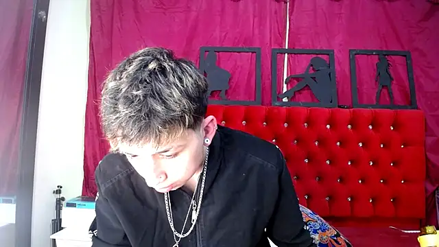 Snapshot of _Thomas_hot_ chatting on 18, 3, 2025  Thomas hot  online show from 18, 3, 2025