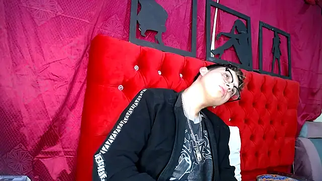 Snapshot of _Thomas_hot_ chatting on 19, 3, 2025  Thomas hot  online show from 19, 3, 2025