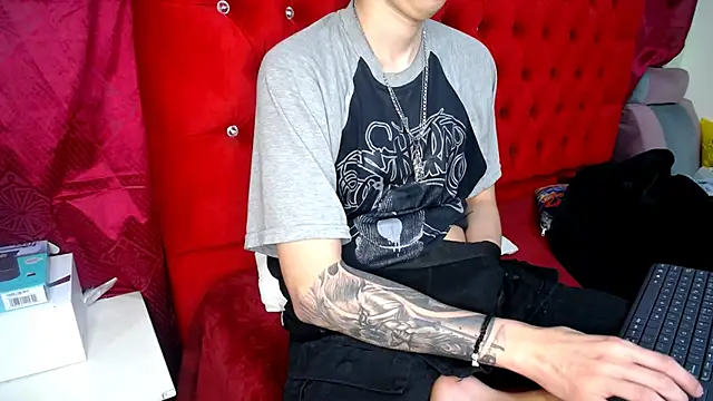 Snapshot of _Thomas_hot_ chatting on 19, 3, 2025  Thomas hot  online show from 19, 3, 2025