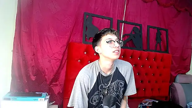 Snapshot of _Thomas_hot_ chatting on 19, 3, 2025  Thomas hot  online show from 19, 3, 2025