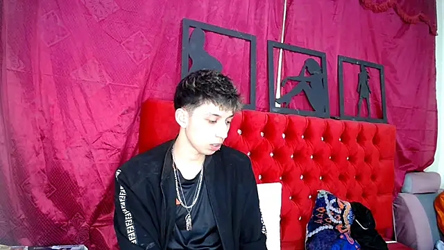 Snapshot of _Thomas_hot_ chatting on 21, 3, 2025  Thomas hot  online show from 21, 3, 2025