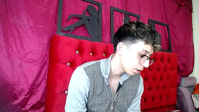 Snapshot of _Thomas_hot_ chatting on 23, 3, 2025  Thomas hot  online show from 23, 3, 2025