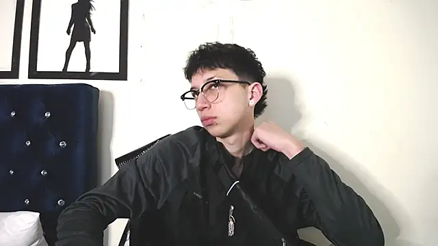 Snapshot of _Thomas_hot_ chatting on 12, 9, 2025  Thomas hot  online show from 12, 9, 2025