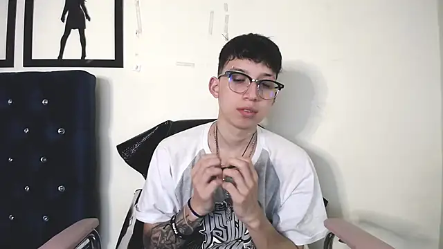 Snapshot of _Thomas_hot_ chatting on 24, 9, 2025  Thomas hot  online show from 24, 9, 2025