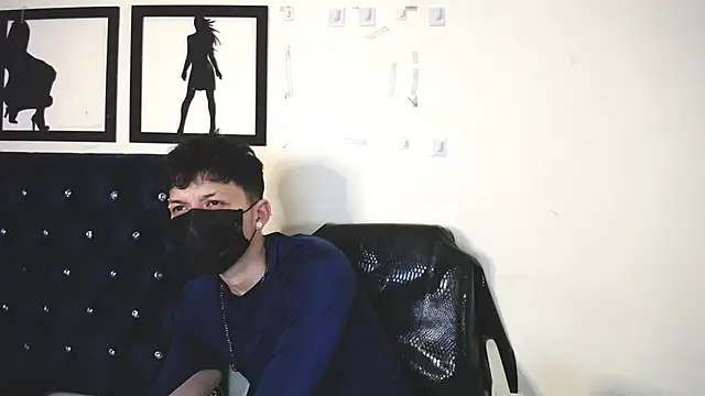 Snapshot of _Thomas_hot_ chatting on 4, 10, 2025  Thomas hot  online show from 4, 10, 2025