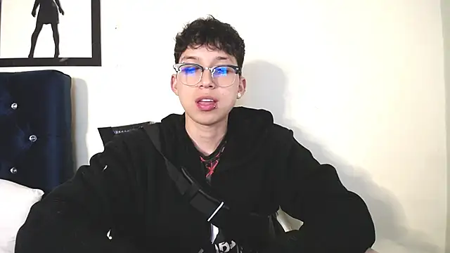 Snapshot of _Thomas_hot_ chatting on 24, 10, 2025  Thomas hot  online show from 24, 10, 2025