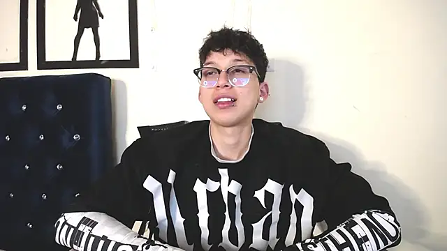 Snapshot of _Thomas_hot_ chatting on 31, 10, 2025  Thomas hot  online show from 31, 10, 2025